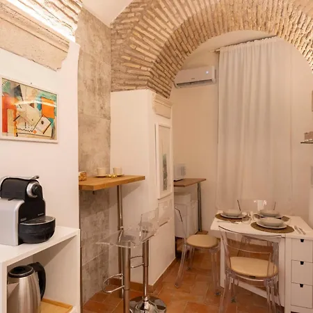 Largo Dei Librari Apartment *